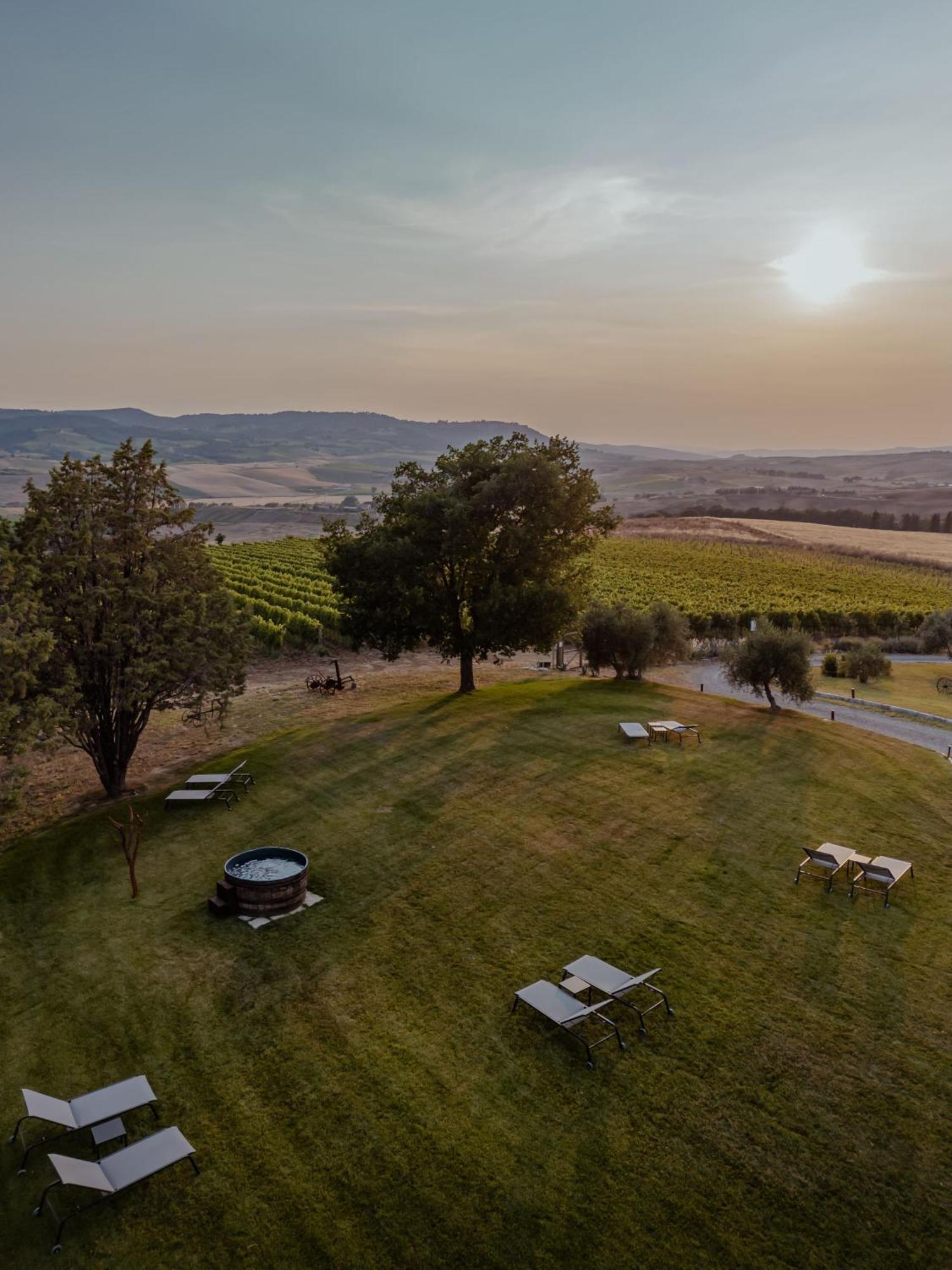 Sce Quiríc Vila San Quirico dʼOrcia Exterior foto
