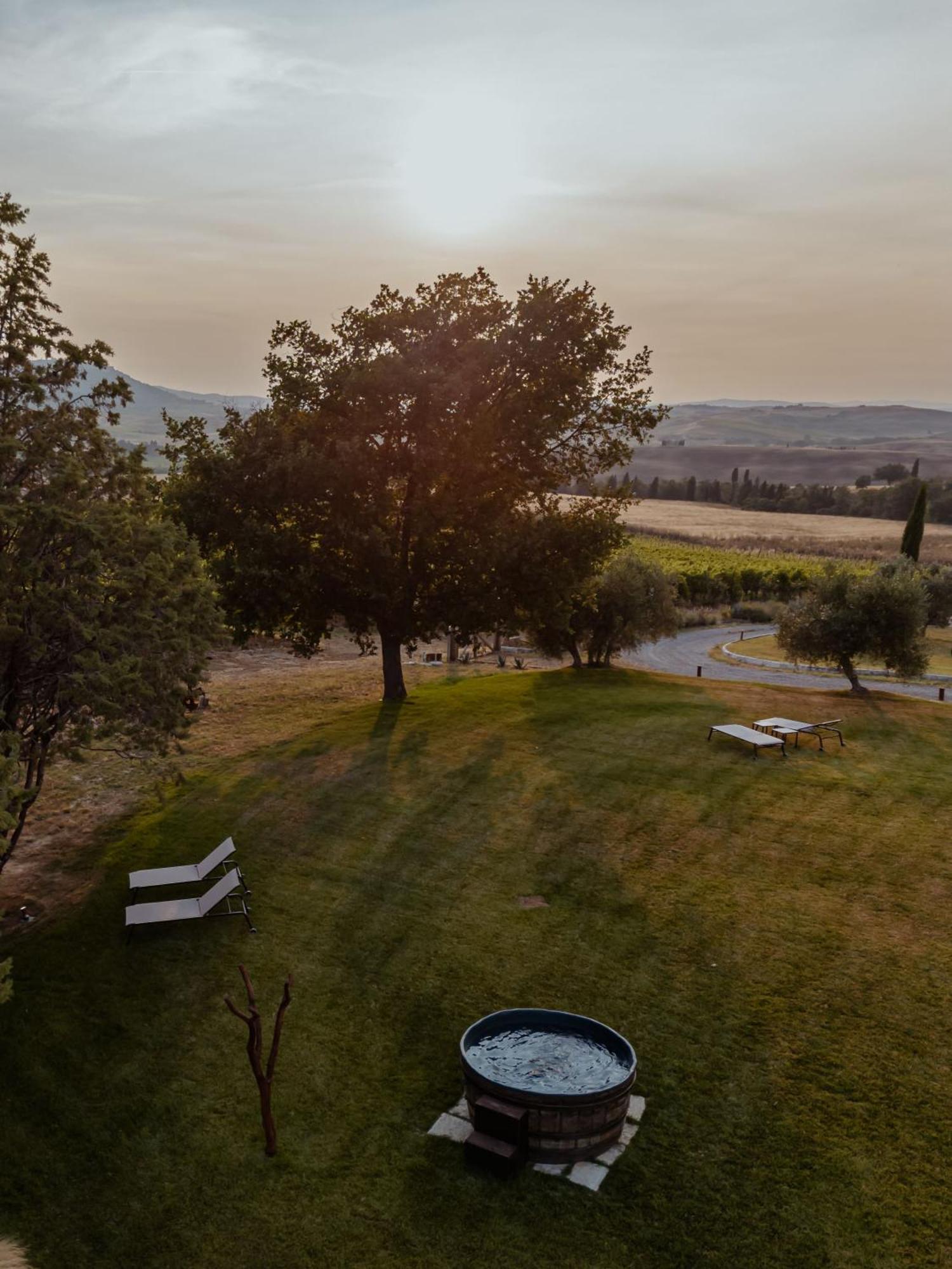 Sce Quiríc Vila San Quirico dʼOrcia Exterior foto