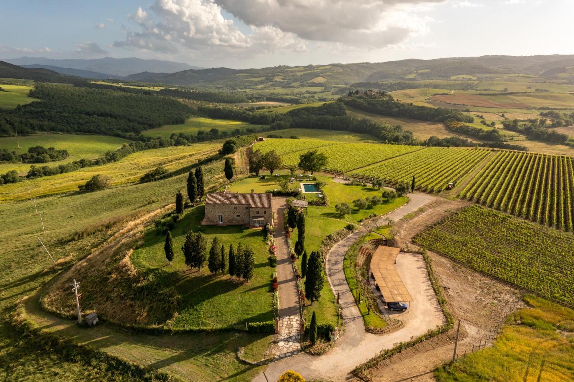 Sce Quiríc Vila San Quirico dʼOrcia Exterior foto
